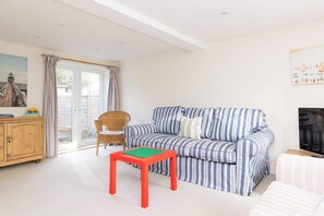 House | 4 bedrooms, Internet - Spacious Coastal Family Home Sleeps 8 (Bognor Regis)