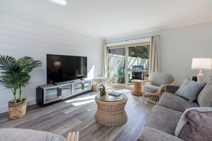 Smart TV - 48 Hilton Head Cabanas: Steps to the Beach, 2 Bed, 2.5 Bath, Sleeps 6 Dogs OK (Hilton Head Island)