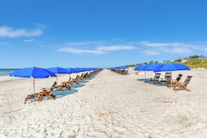Beach - 48 Hilton Head Cabanas: Steps to the Beach, 2 Bed, 2.5 Bath, Sleeps 6 Dogs OK (Hilton Head Island)