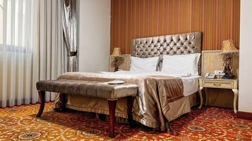 Royal Suite, City View | Egyptian cotton sheets, premium bedding, Select Comfort beds, minibar