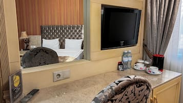 Junior Suite, City View | Egyptian cotton sheets, premium bedding, Select Comfort beds, minibar