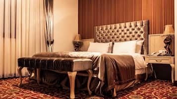 Junior Suite, City View | Egyptian cotton sheets, premium bedding, Select Comfort beds, minibar