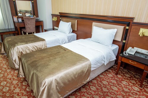 Atropat Palace Hotel