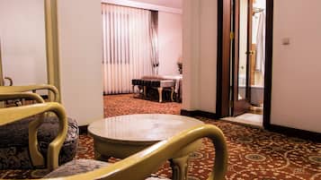 Royal Suite, City View | Egyptian cotton sheets, premium bedding, Select Comfort beds, minibar