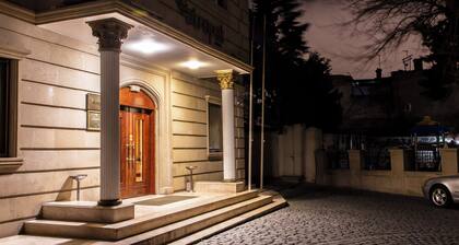 Atropat Palace Hotel