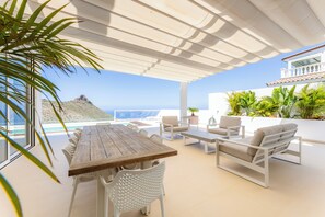 Outdoor dining - Villa Navarra Sunset Adeje (Costa Adeje)