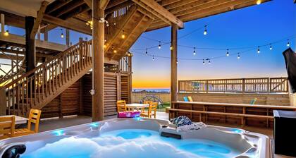 Laguna Villa: The Ultimate Beachfront Mega-Retreat: 9BR, Sleep 32