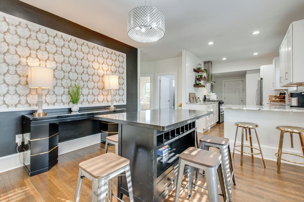 Easy Marta & Mercedes-benz Access! ATL Home Base - West End, GA