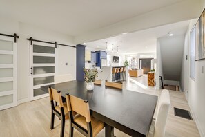 Ev (4 Bedrooms) | İç mekân