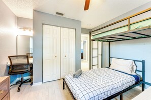 Interior - 4 Mi to Clearwater Beach: Extended Stay w/ Yard (Clearwater)