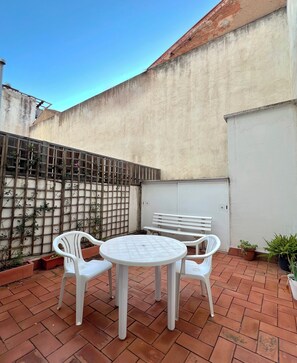 Outdoor dining - Cozy inner courtyard (city center) (Sabadell)