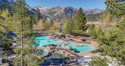 Ski-in/ski-out! 2BR Resort Condo w/ Pool, Hot Tub