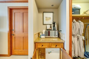 Interior - Ski-in/ski-out! 2BR Resort Condo w/ Pool, Hot Tub (Olympic Valley)