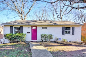 House (3 Bedrooms) | Interior - Vibrant Home 2 Mi to Dtwn & Wake Forest University (Winston-Salem)
