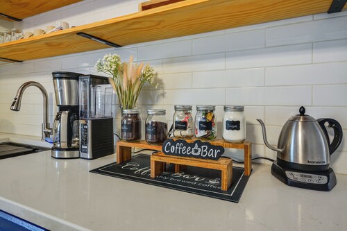 Vibrant Home 2 Mi to Dtwn & Wake Forest University