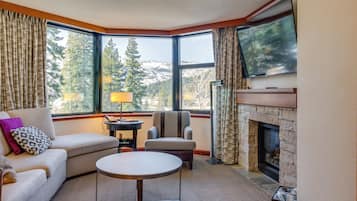 Apartment (2 Bedrooms) | Front of property