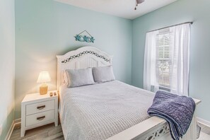 Interior - Condo w/ Pool Access, 1 Mi to Cherry Grove Beach (North Myrtle Beach)