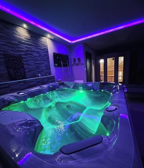 Interior - Jacuzzi, Sauna, Private - Escape at your fingertips (Aspach-le-Bas)