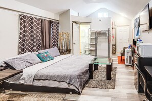 Apartment (0 Bedroom) | Interior - 8 Mi to Dtwn Cle: Cozy Couple's Retreat w/ Gym! (Cleveland)