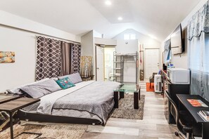 Apartment (0 Bedroom) | Interior - 8 Mi to Dtwn Cle: Cozy Couple's Retreat w/ Gym! (Cleveland)