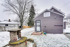 Interior - 8 Mi to Dtwn Cle: Cozy Couple's Retreat w/ Gym! (Cleveland)