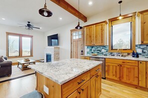 Rumah (2 Bedrooms) | Interior