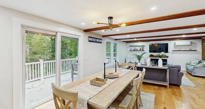 3BR House Close to Beach: Large Yard & Deck!