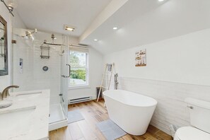 House (3 Bedrooms) | Interior - 3BR House Close to Beach: Large Yard & Deck! (Vineyard Haven)