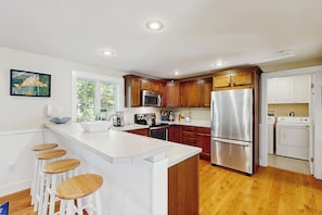 Interior - 3BR House in Central Location w/ AC, Deck & Yard (Vineyard Haven)