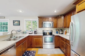 House (3 Bedrooms) | Interior - 3BR House in Central Location w/ AC, Deck & Yard (Vineyard Haven)