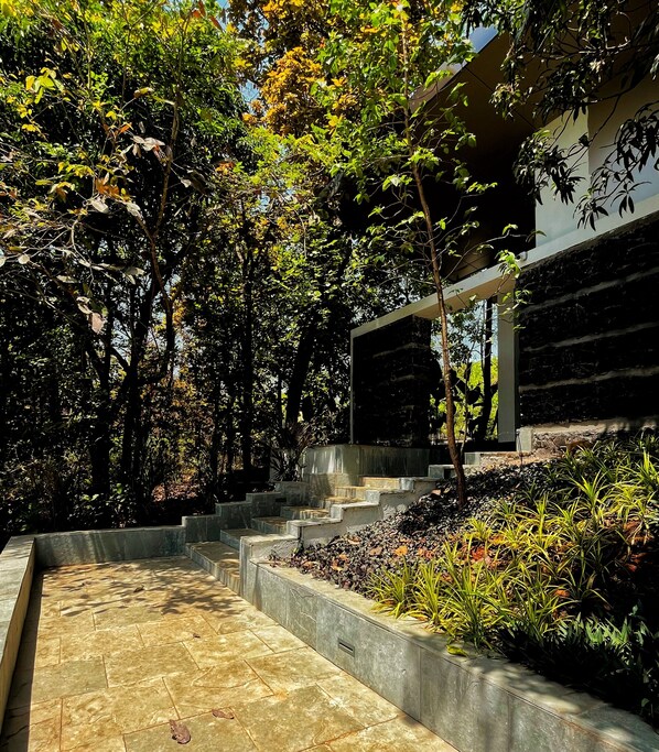Property grounds - Birds Nest Resort - Thane (Shahapur)