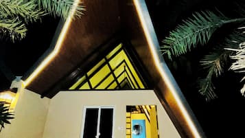 Habitación familiar, balcón, vistas al jardín | Exterior