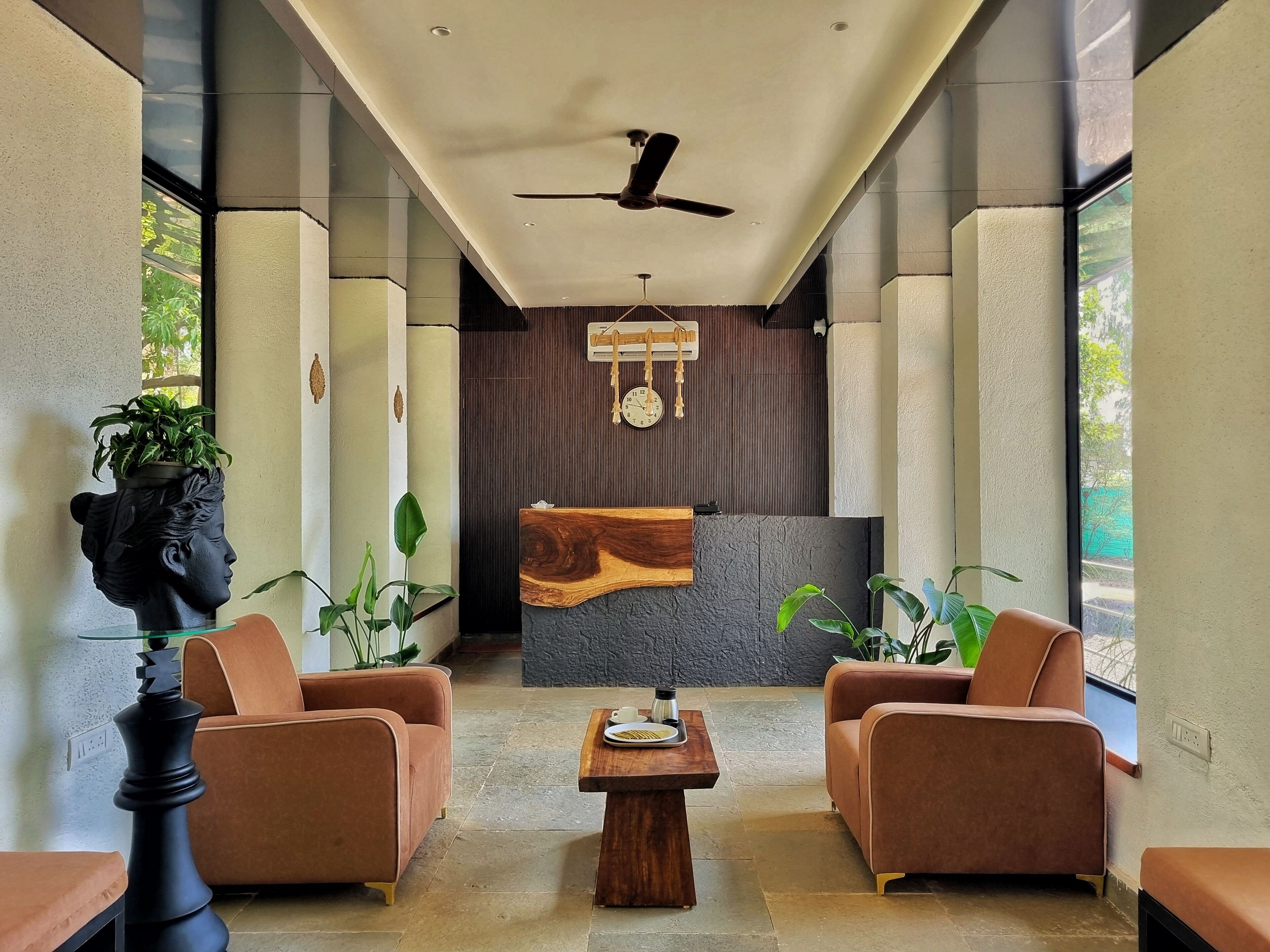 المنشأة من الداخل