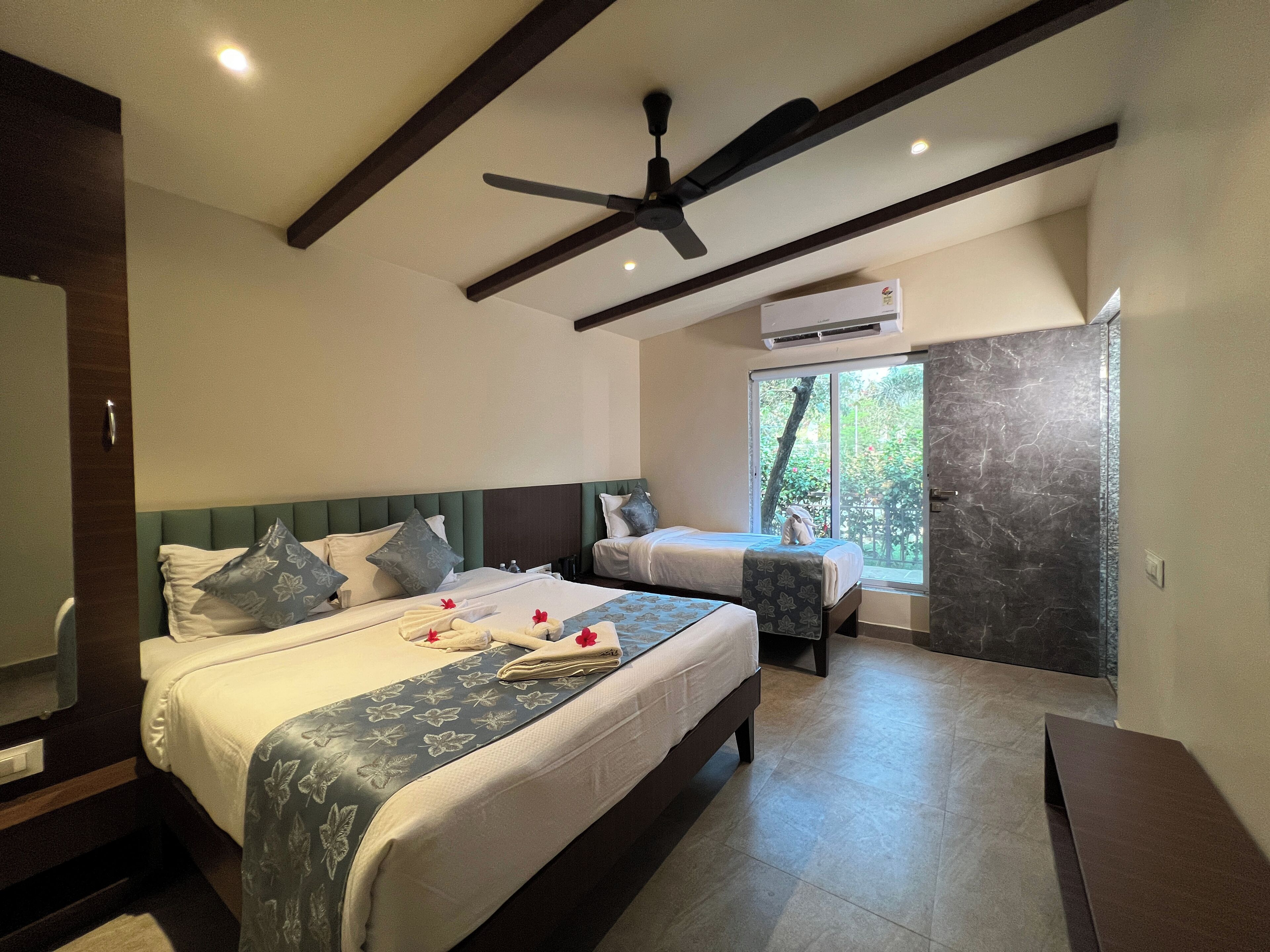 Luxury Suite, Balcony, Garden View | Soundproofing, free WiFi