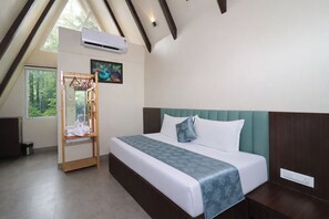 Luxury Suite, Balcony, Garden View | Living area - Birds Nest Resort - Thane (Shahapur)