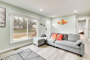 Interior - 8 Mi to Vcu: City Explorer's Base in Richmond (Richmond)