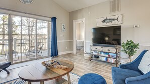 Apartment (2 Bedrooms) | Interior - Golf, Gamble & Fish! Condo w/ Pool in Little River (Little River)