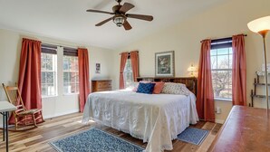 Interior - 15 Mi to Kartchner Caverns: Quiet Gem w/ Mtn Views (Benson)