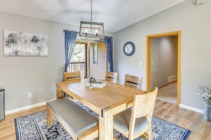 House (6 Bedrooms) | Interior