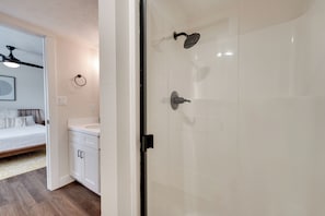 Interior - 7 Mi to Dtwn Springfield: Cozy Condo w/ Balcony (Springfield)