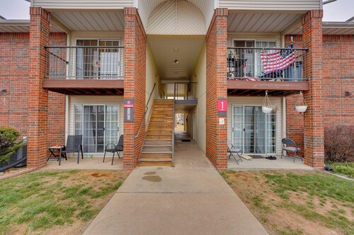7 Mi to Dtwn Springfield: Cozy Condo w/ Balcony
