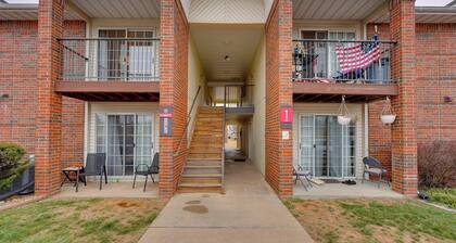 7 Mi to Dtwn Springfield: Cozy Condo w/ Balcony