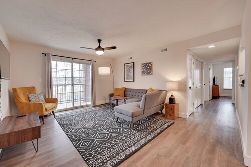 7 Mi to Dtwn Springfield: Cozy Condo w/ Balcony