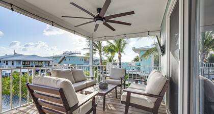 Canal-front Gem w/ Peekaboo Views in Cudjoe Key!