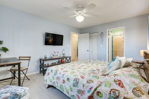 House (2 Bedrooms) | Interior - Canal-front Gem w/ Peekaboo Views in Cudjoe Key! (Summerland Key)