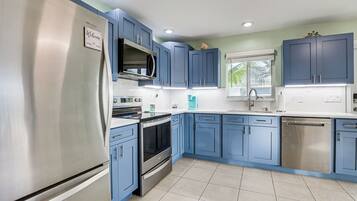 House (2 Bedrooms) | Interior