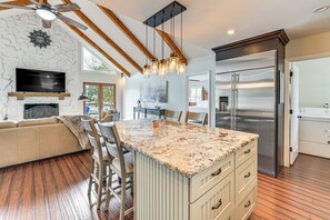 Interior - Boat Dock & Game Room: Waterfront Lake Norman Gem (Mooresville)