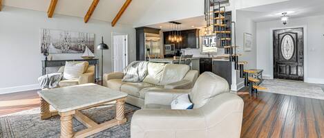 House (4 Bedrooms) | Front of property