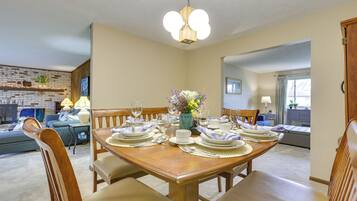 House (3 Bedrooms) | Interior