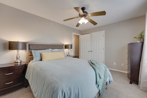 Interior - Shop, Golf & Unwind: Springfield Gem 7 Mi to Dtwn (Springfield)